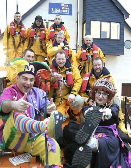 Su, Andy & crew of Rhyl lifeboat