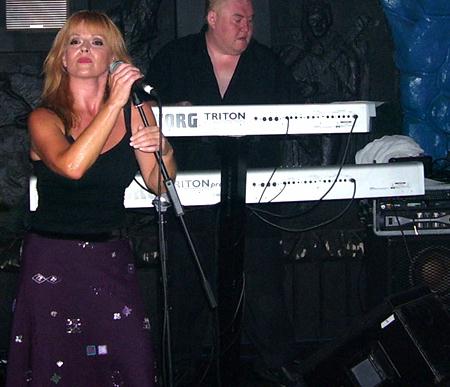 [ Toyah, live in Folkestone - 14th Sep 05 ]